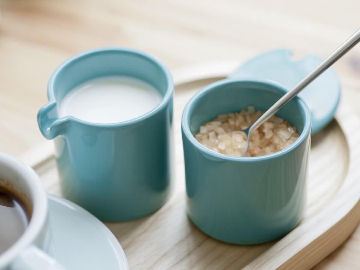 https://cafune.ca/cdn/shop/products/loveramics-bond-sugar-creamer-spoon-teal-lifestyle-2_1600x.jpg?v=1633716339