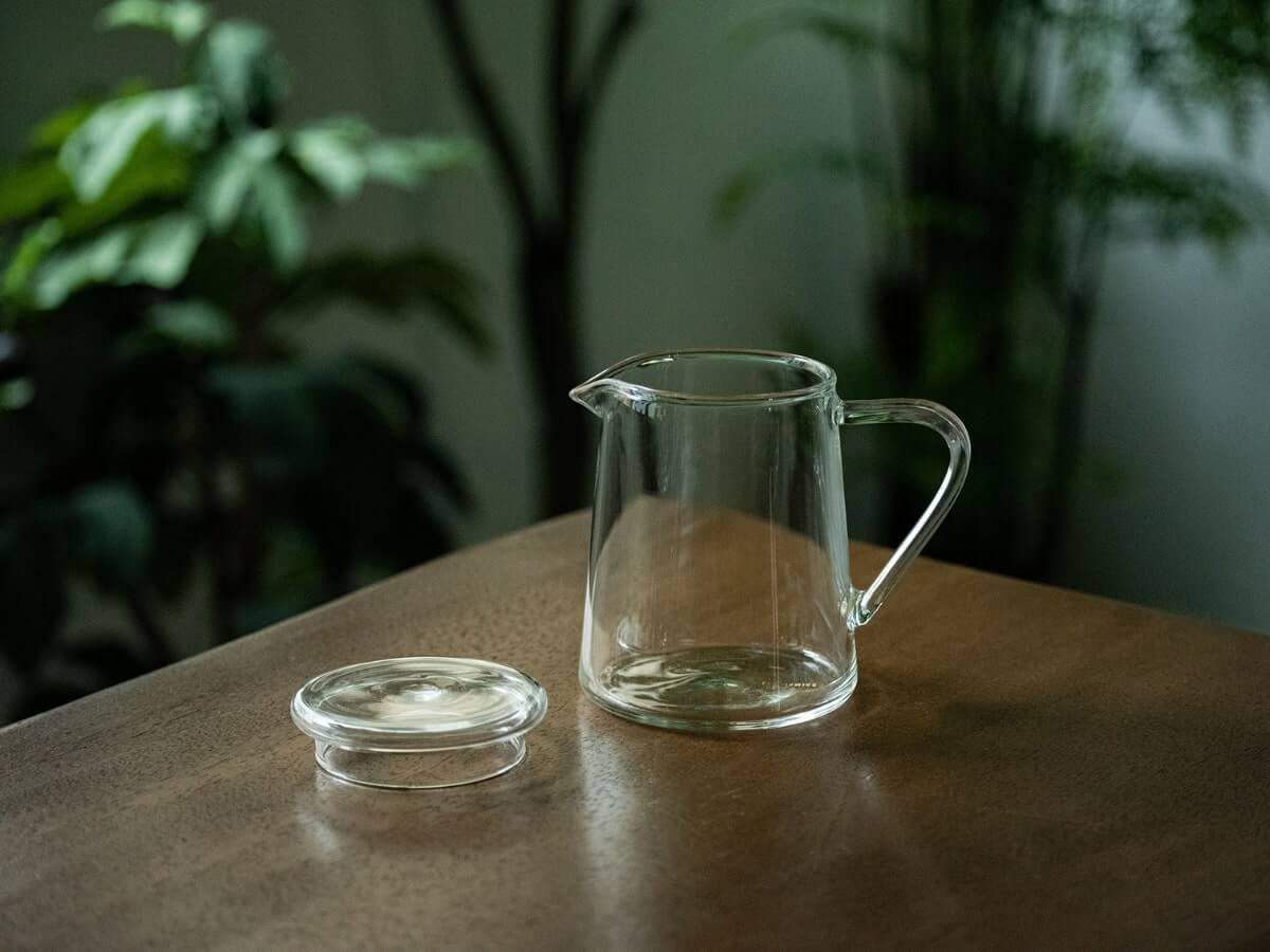 https://cafune.ca/cdn/shop/products/loveramics-glass-jug-tall-lid-lifestyle-2_1200x.jpg?v=1679069009