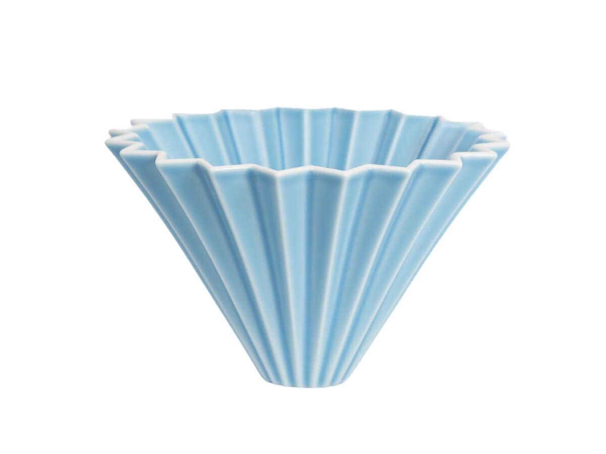 https://cafune.ca/cdn/shop/products/origami-dripper-matte-blue-medium_1600x.jpg?v=1615903045