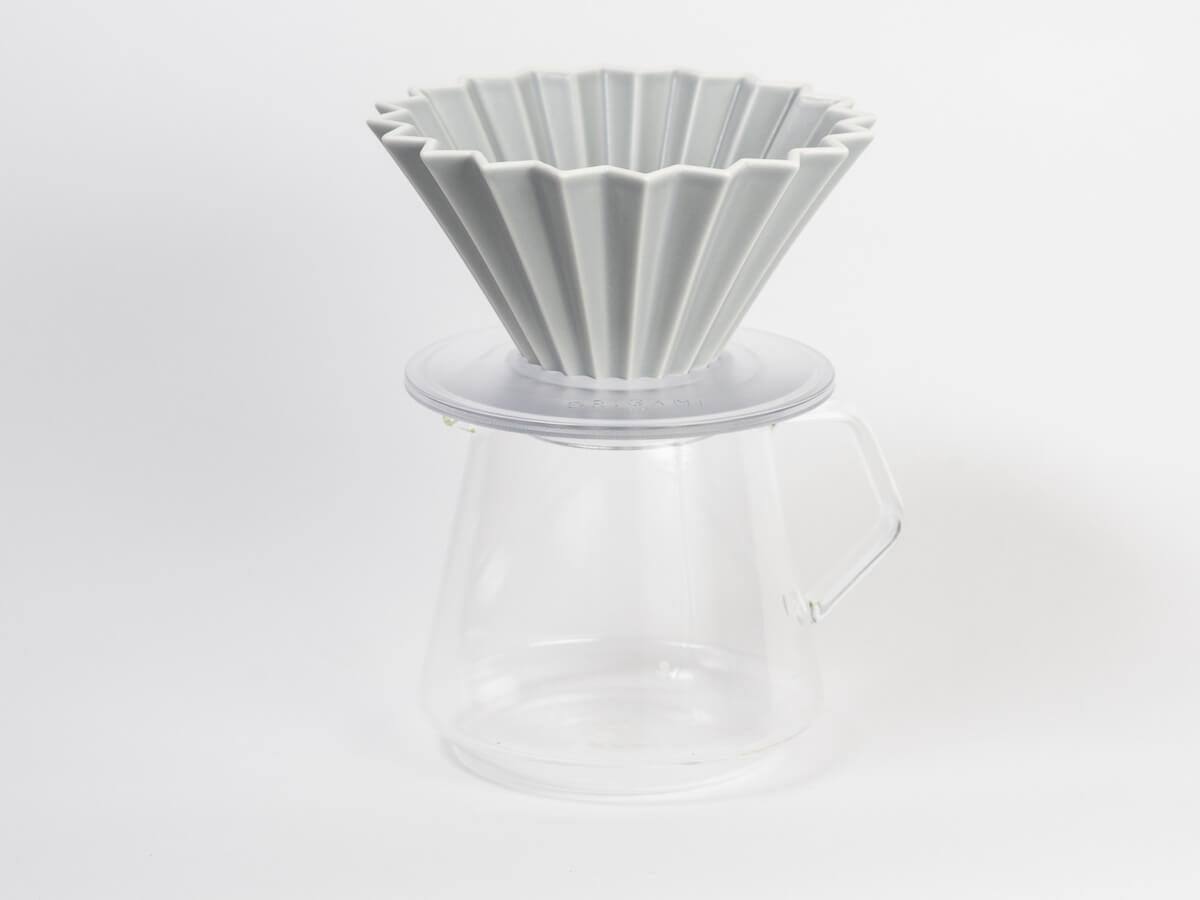 https://cafune.ca/cdn/shop/products/origami-dripper-matte-grey-medium-resin_1200x.jpg?v=1605286375